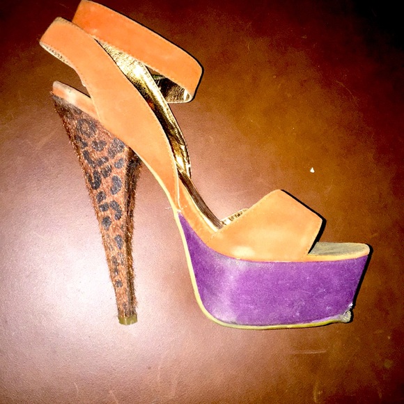 MIXED MEDIA SEXY STILETTOS - Picture 3 of 3